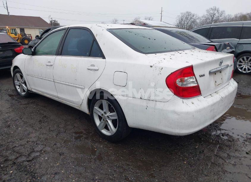 Photo 3 of 2002 Toyota Camry LE (VIN 4T1BE32K42U017871)