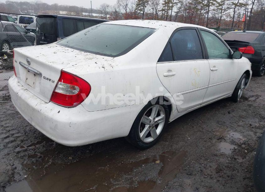 Photo 4 of 2002 Toyota Camry LE (VIN 4T1BE32K42U017871)