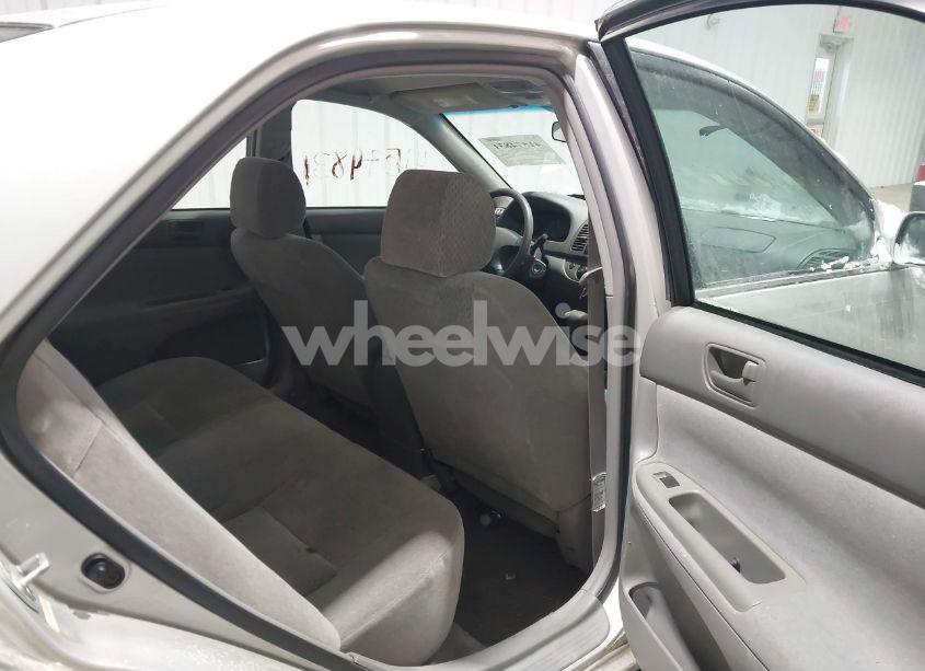 Photo 8 of 2002 Toyota Camry LE (VIN 4T1BE32K42U041331)