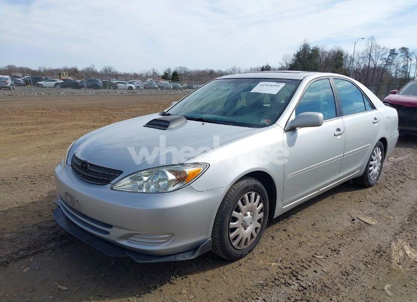 Photo 2 of 2002 Toyota Camry XLE (VIN 4T1BE32K42U043161)