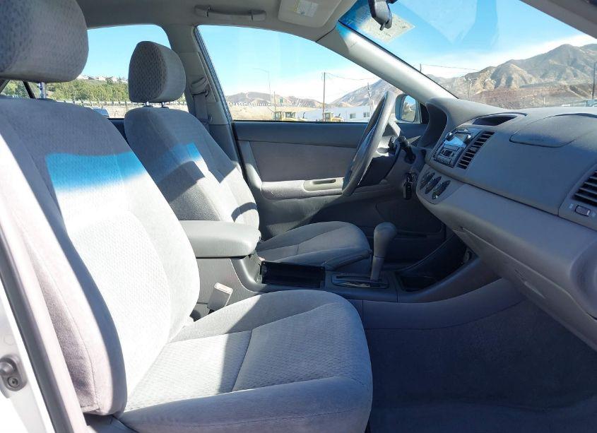 Photo 5 of 2002 Toyota Camry LE (VIN 4T1BE32K42U058081)