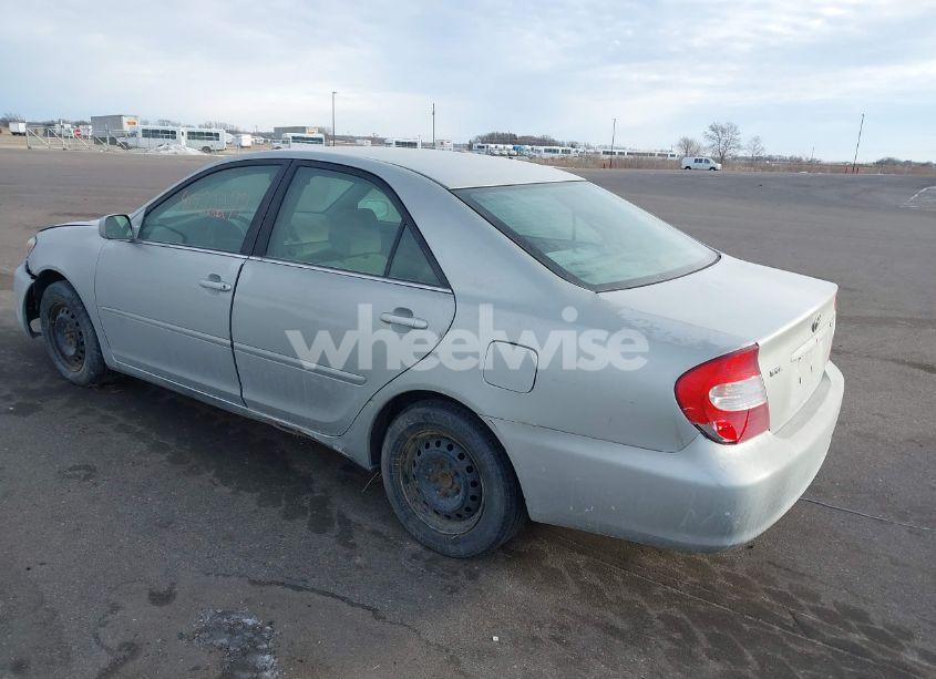 Photo 3 of 2002 Toyota Camry LE (VIN 4T1BE32K42U067251)