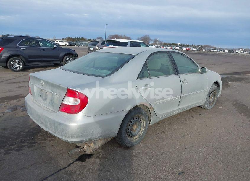 Photo 4 of 2002 Toyota Camry LE (VIN 4T1BE32K42U067251)