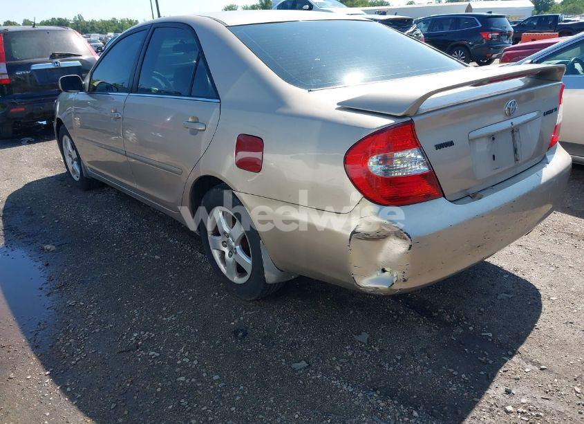Photo 3 of 2002 Toyota Camry SE (VIN 4T1BE32K42U067508)