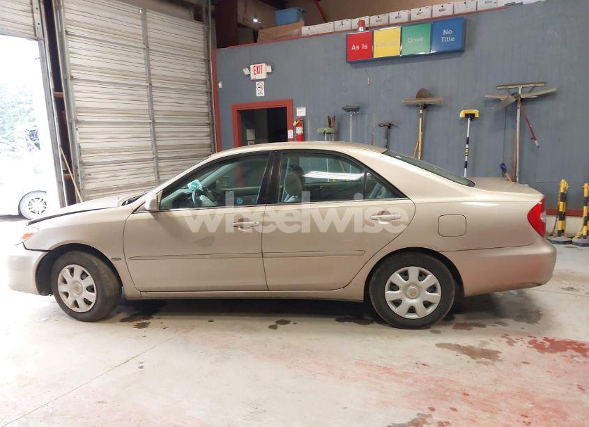 Photo 14 of 2002 Toyota Camry LE (VIN 4T1BE32K42U075897)