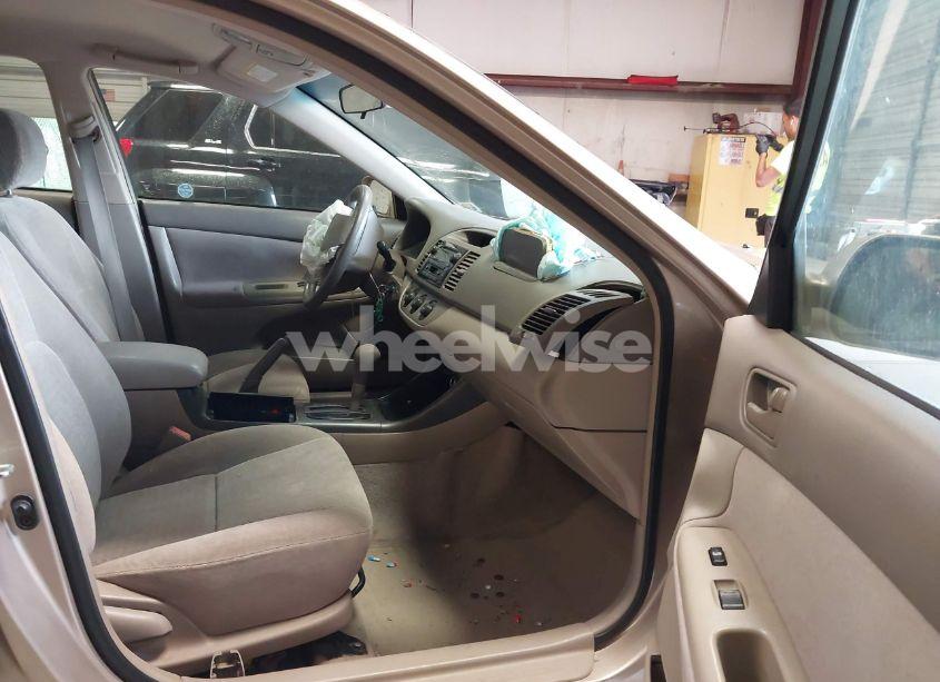 Photo 5 of 2002 Toyota Camry LE (VIN 4T1BE32K42U075897)