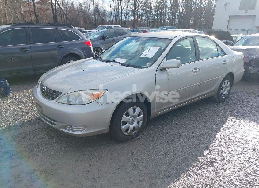 Photo 2 of 2002 Toyota Camry LE (VIN 4T1BE32K42U513897)