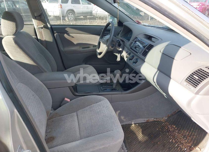 Photo 5 of 2002 Toyota Camry LE (VIN 4T1BE32K42U513897)