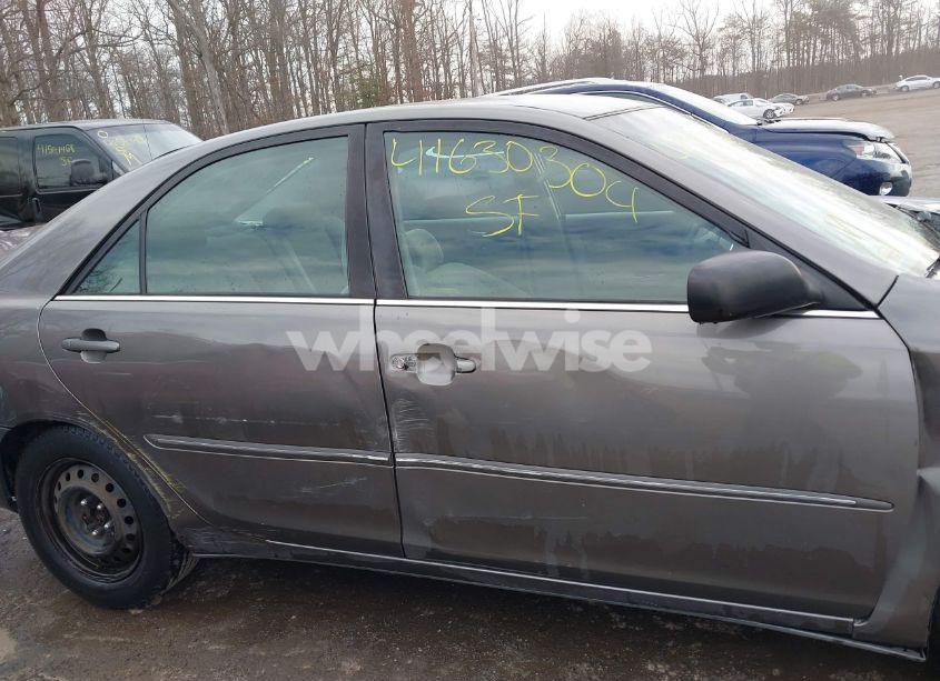 Photo 13 of 2002 Toyota Camry XLE (VIN 4T1BE32K42U559505)