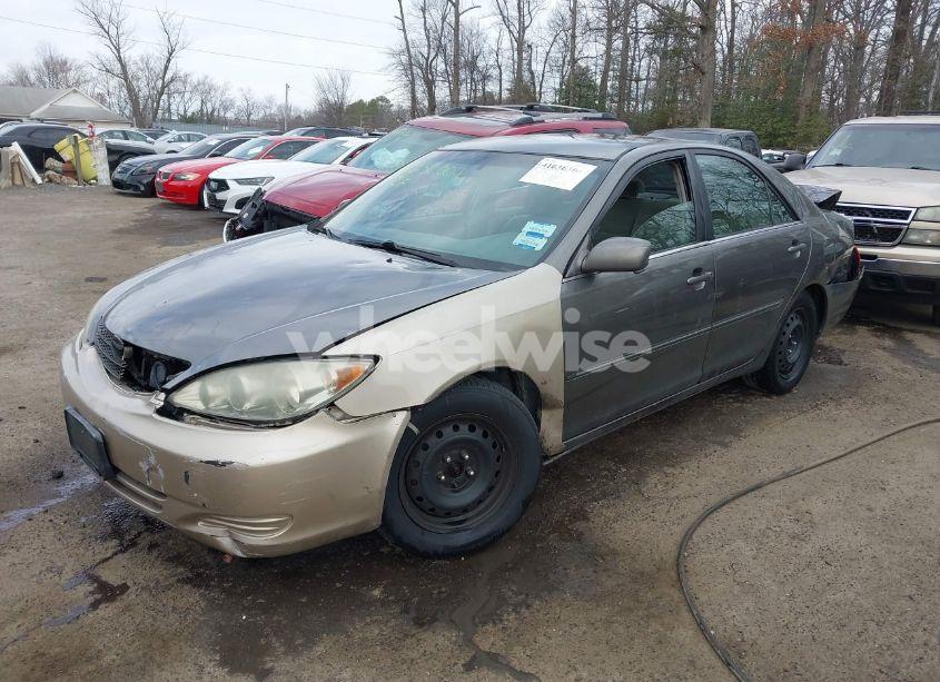 Photo 2 of 2002 Toyota Camry XLE (VIN 4T1BE32K42U559505)