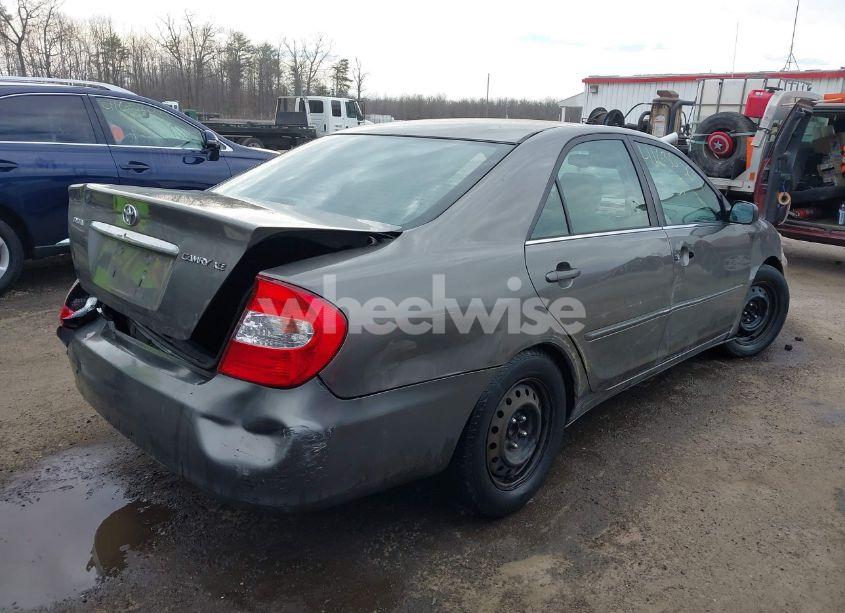 Photo 4 of 2002 Toyota Camry XLE (VIN 4T1BE32K42U559505)