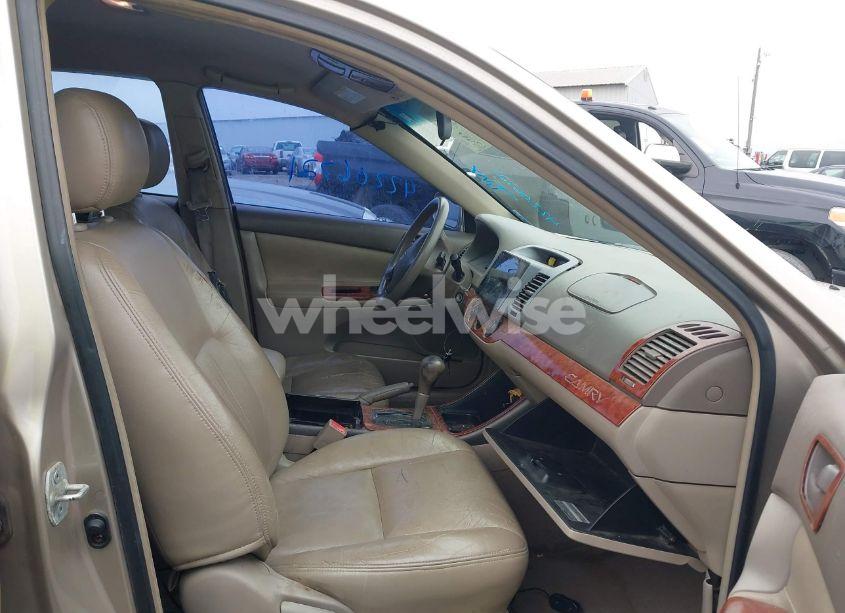 Photo 5 of 2002 Toyota Camry LE (VIN 4T1BE32K42U592181)