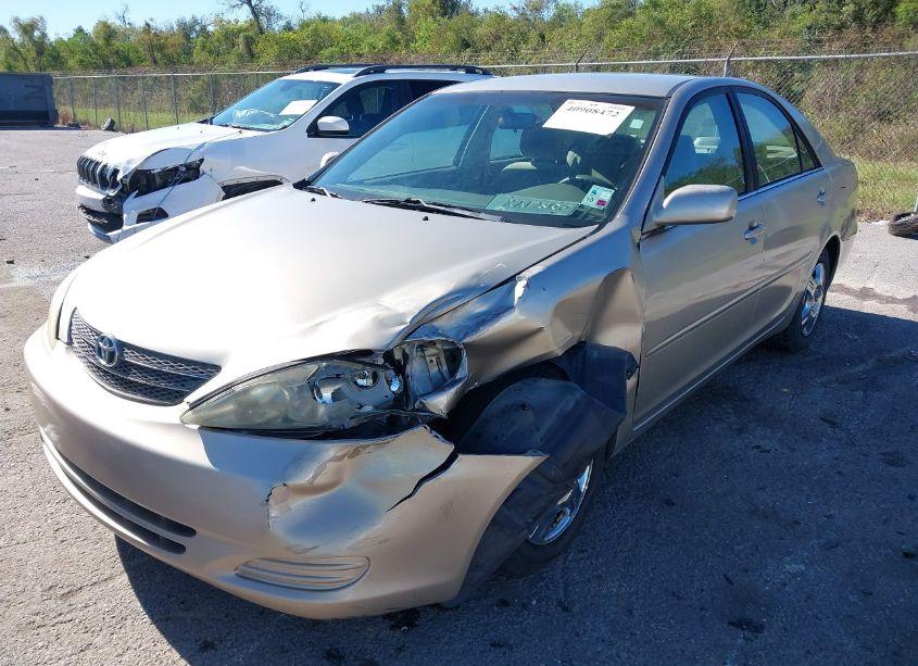 Photo 2 of 2002 Toyota Camry LE (VIN 4T1BE32K42U603888)