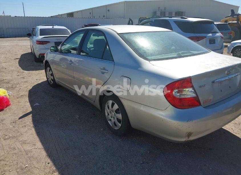 Photo 3 of 2002 Toyota Camry LE (VIN 4T1BE32K42U605561)