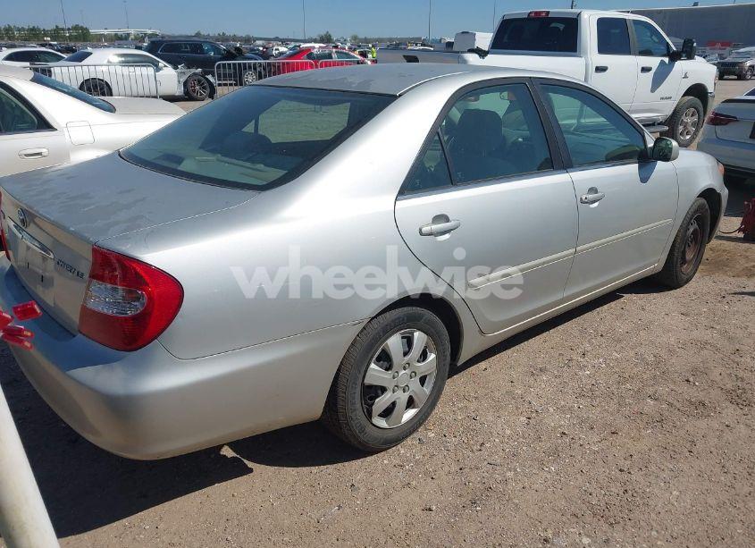 Photo 4 of 2002 Toyota Camry LE (VIN 4T1BE32K42U605561)