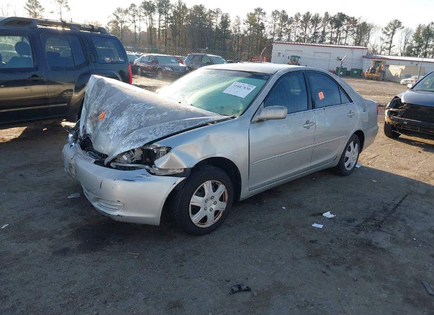 Photo 2 of 2002 Toyota Camry LE (VIN 4T1BE32K42U607732)