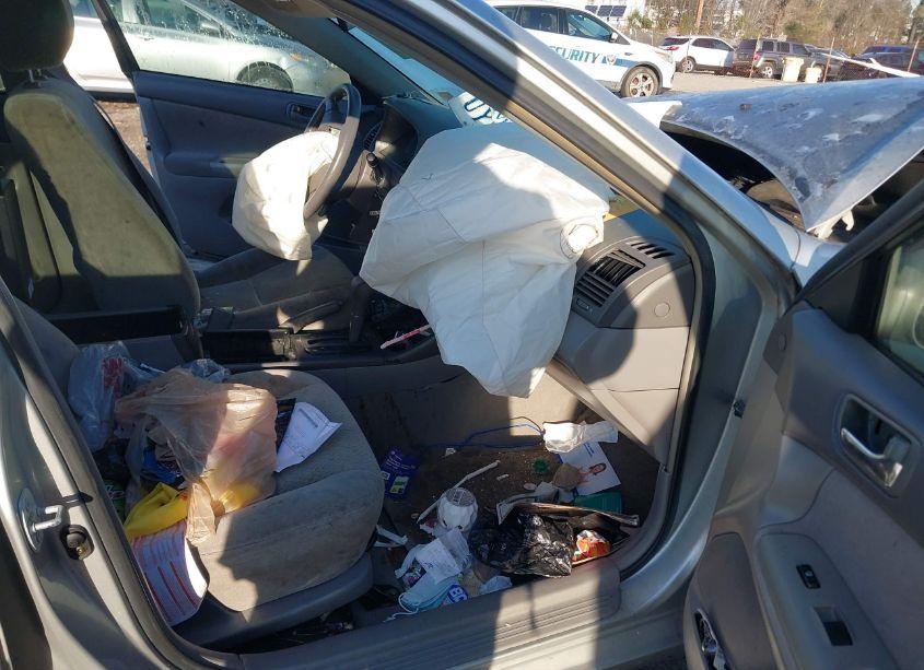 Photo 5 of 2002 Toyota Camry LE (VIN 4T1BE32K42U607732)