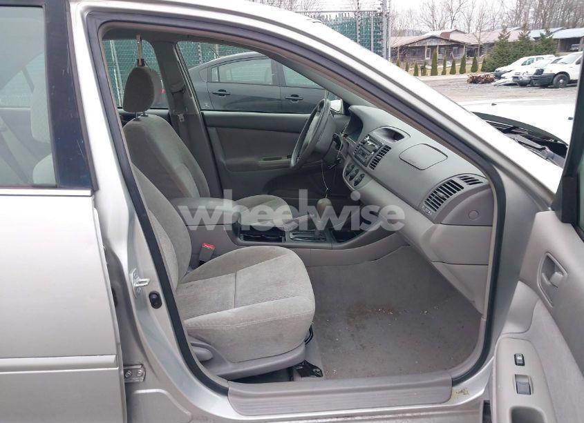 Photo 5 of 2002 Toyota Camry LE (VIN 4T1BE32K42U637345)