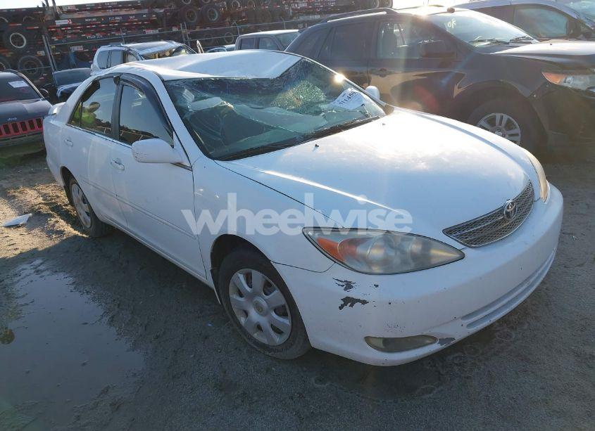 2003 Toyota Camry LE (VIN 4T1BE32K43U119611) main photo