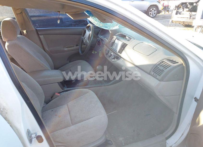 Photo 5 of 2003 Toyota Camry LE (VIN 4T1BE32K43U119611)