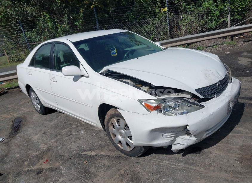 2003 Toyota Camry LE (VIN 4T1BE32K43U123125) main photo