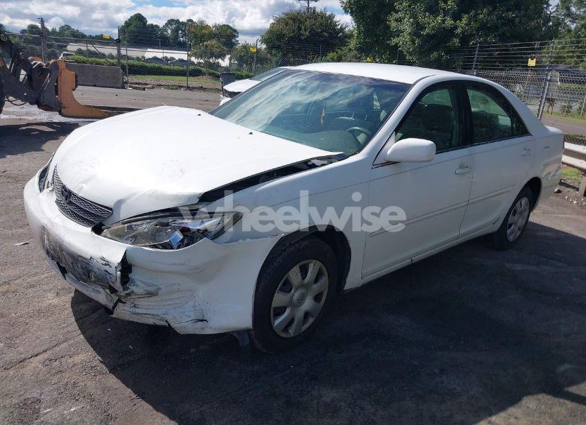 Photo 2 of 2003 Toyota Camry LE (VIN 4T1BE32K43U123125)