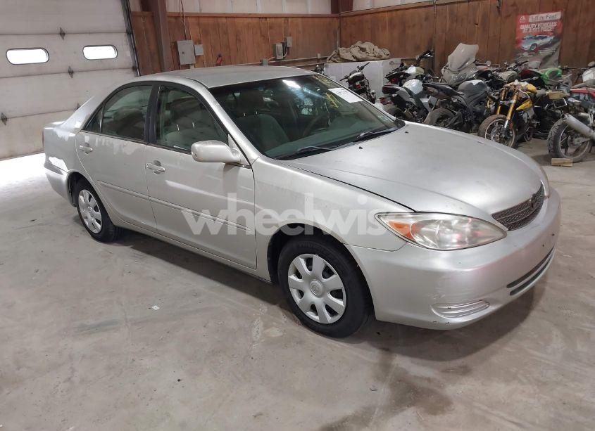2003 Toyota Camry LE (VIN 4T1BE32K43U127840) main photo