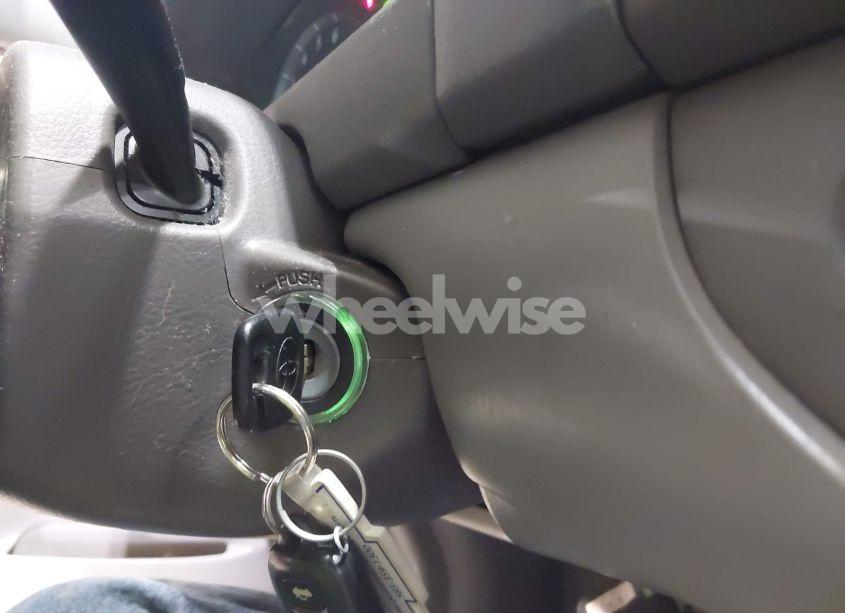 Photo 11 of 2003 Toyota Camry LE (VIN 4T1BE32K43U127840)