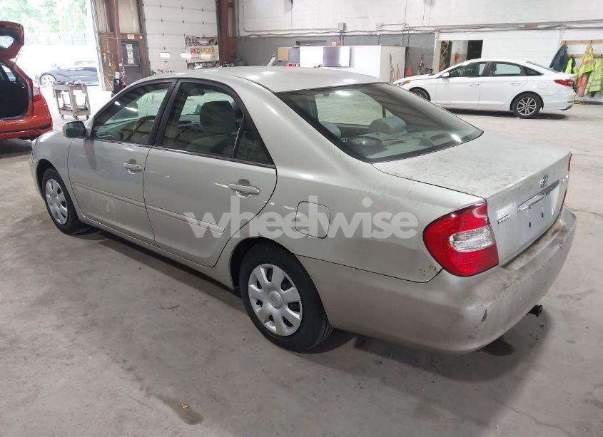 Photo 3 of 2003 Toyota Camry LE (VIN 4T1BE32K43U127840)