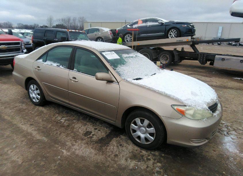 2003 Toyota Camry LE (VIN 4T1BE32K43U143214) main photo