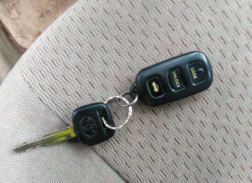 Photo 11 of 2003 Toyota Camry LE (VIN 4T1BE32K43U143214)