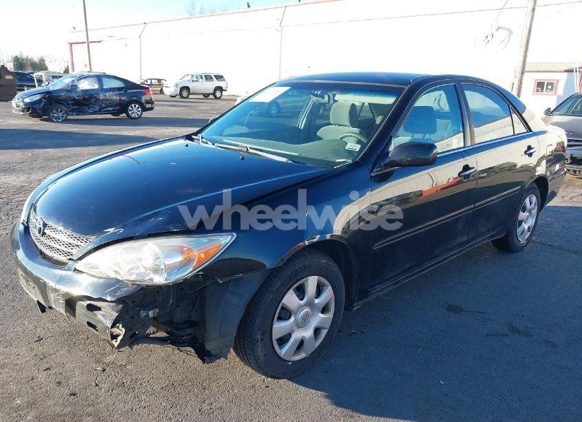 Photo 2 of 2003 Toyota Camry LE (VIN 4T1BE32K43U146789)