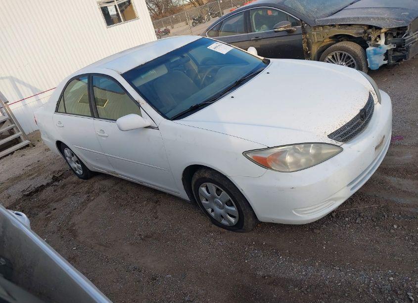 2003 Toyota Camry LE (VIN 4T1BE32K43U164046) main photo