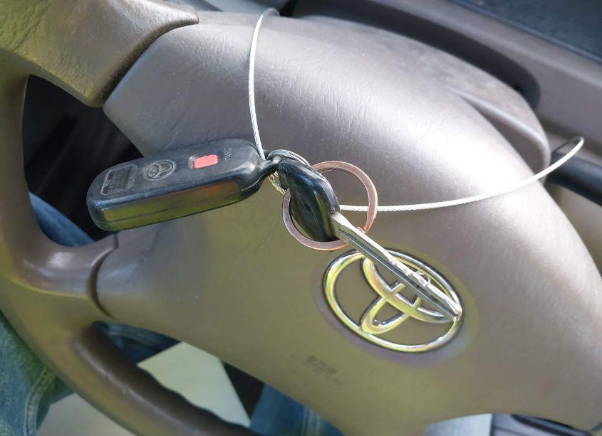 Photo 11 of 2003 Toyota Camry LE (VIN 4T1BE32K43U164046)