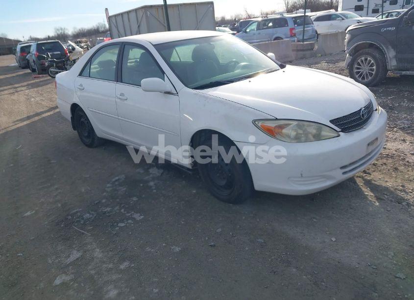 2003 Toyota Camry LE (VIN 4T1BE32K43U189366) main photo