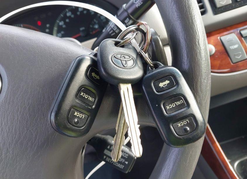 Photo 11 of 2003 Toyota Camry XLE (VIN 4T1BE32K43U193000)