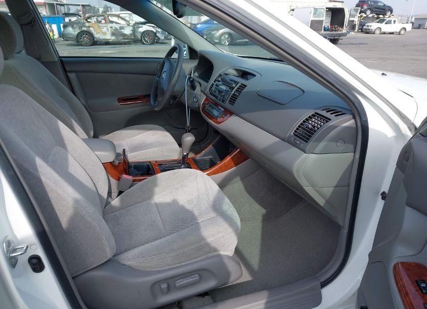 Photo 5 of 2003 Toyota Camry XLE (VIN 4T1BE32K43U193000)