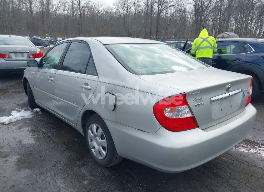 Photo 3 of 2003 Toyota Camry LE (VIN 4T1BE32K43U206957)