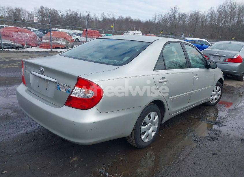 Photo 4 of 2003 Toyota Camry LE (VIN 4T1BE32K43U206957)