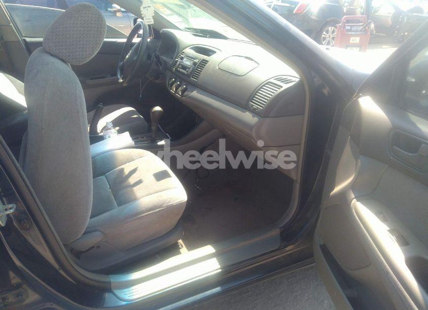 Photo 5 of 2003 Toyota Camry XLE/SE/LE (VIN 4T1BE32K43U209082)