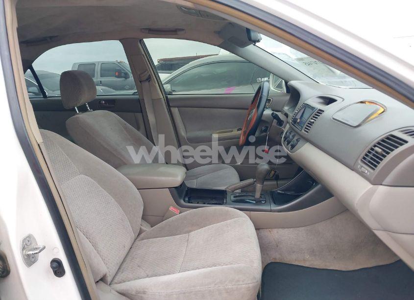 Photo 5 of 2003 Toyota Camry LE (VIN 4T1BE32K43U212449)