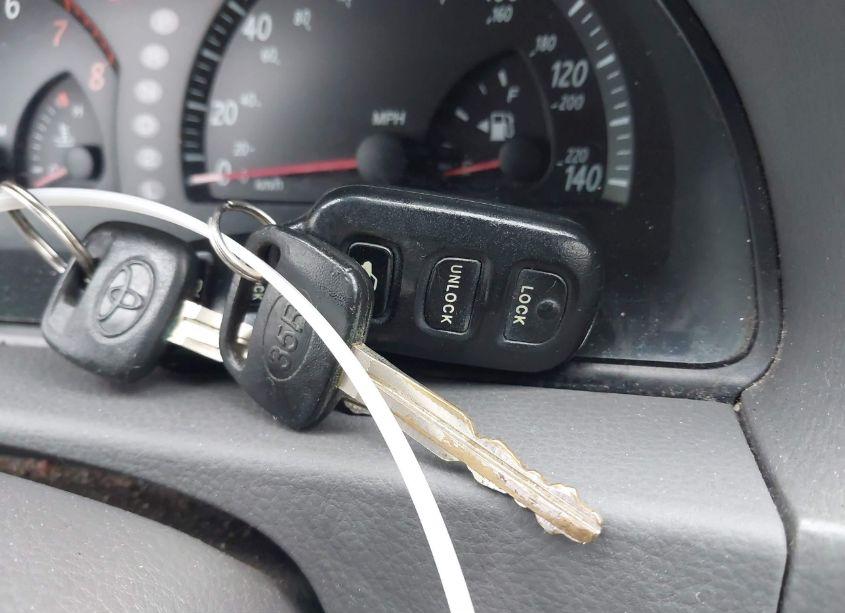 Photo 11 of 2003 Toyota Camry LE (VIN 4T1BE32K43U231941)