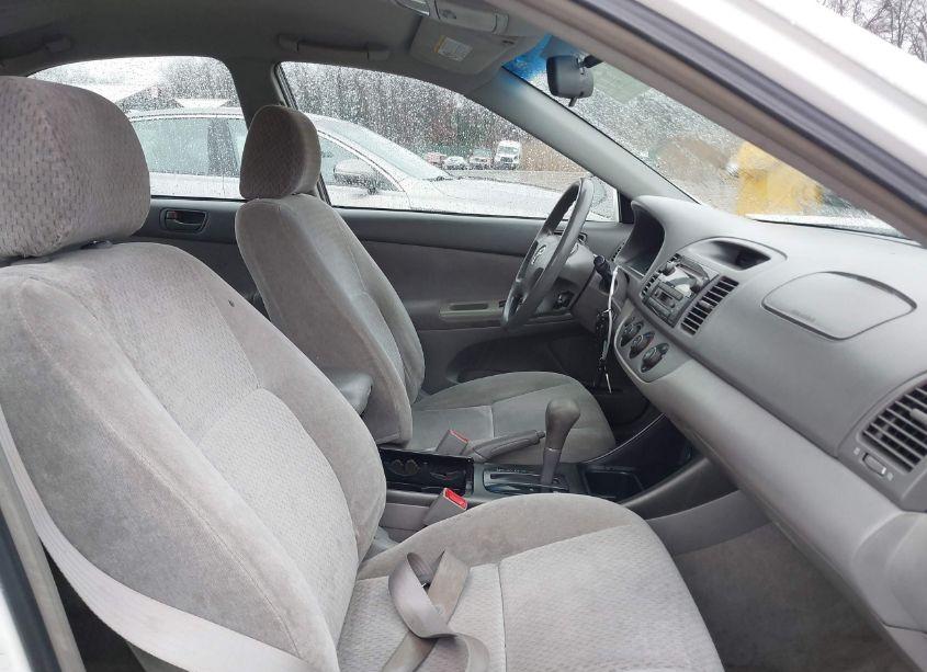 Photo 5 of 2003 Toyota Camry LE (VIN 4T1BE32K43U231941)