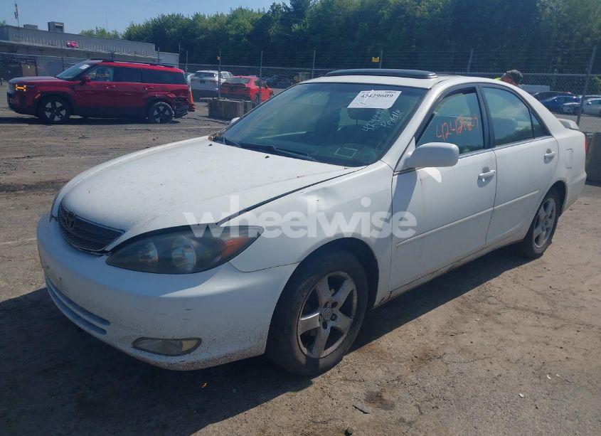 Photo 2 of 2003 Toyota Camry SE (VIN 4T1BE32K43U241322)