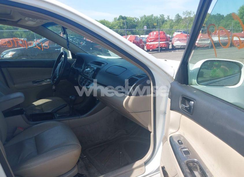 Photo 5 of 2003 Toyota Camry SE (VIN 4T1BE32K43U241322)