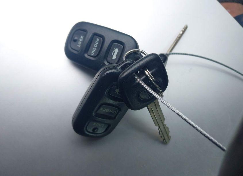 Photo 11 of 2003 Toyota Camry LE (VIN 4T1BE32K43U712465)