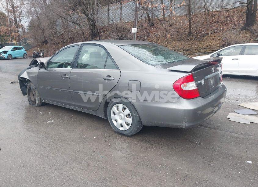 Photo 3 of 2003 Toyota Camry LE (VIN 4T1BE32K43U718833)