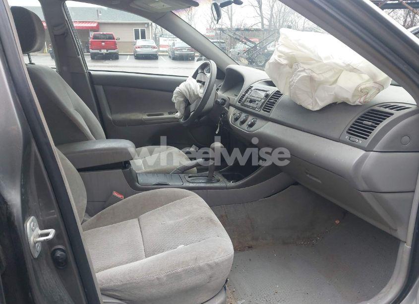 Photo 5 of 2003 Toyota Camry LE (VIN 4T1BE32K43U718833)