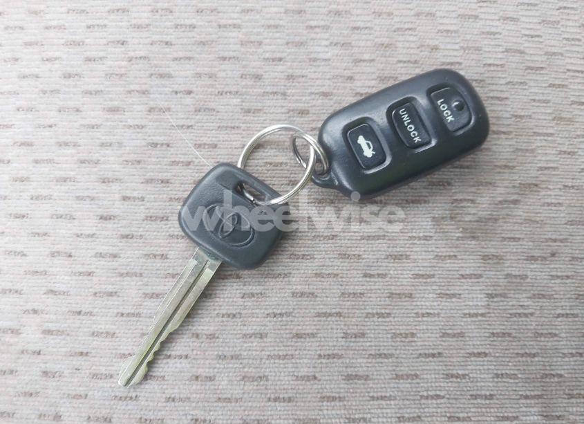 Photo 11 of 2003 Toyota Camry LE (VIN 4T1BE32K43U756059)