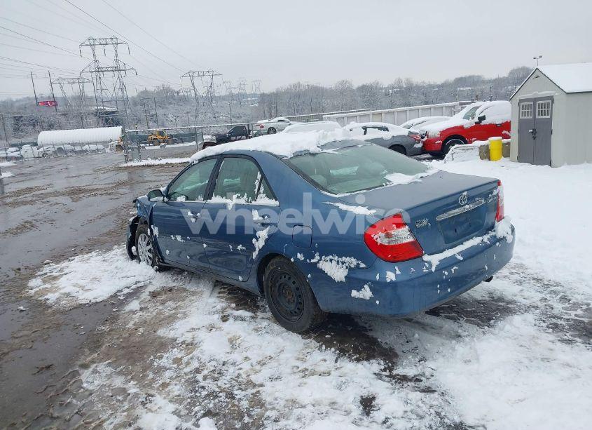 Photo 3 of 2003 Toyota Camry LE (VIN 4T1BE32K43U756059)
